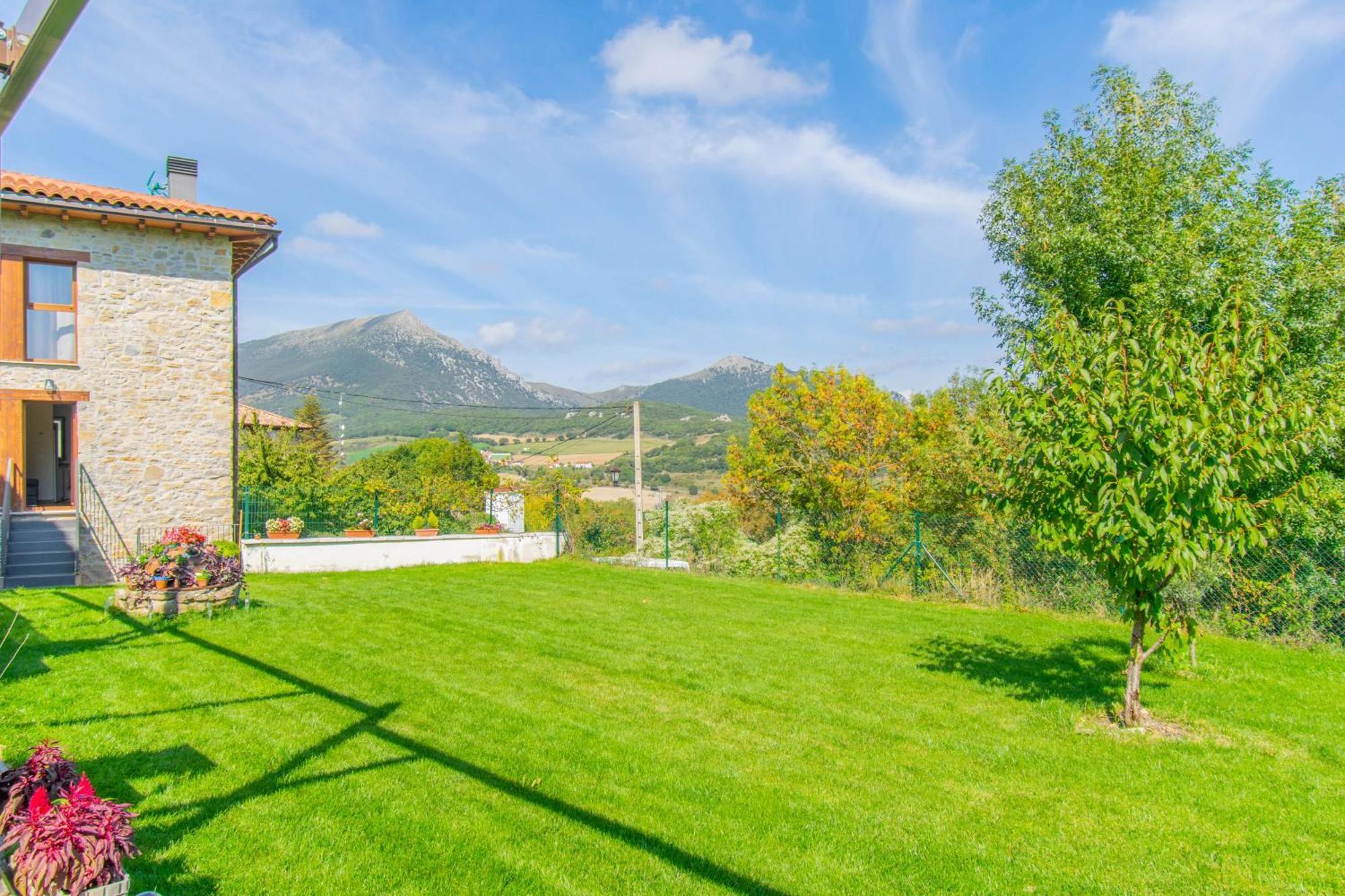 Acogedora Casa Rural Con Jardin Y Barbacoa Proxima A Pamplona Ilzarbe ภายนอก รูปภาพ
